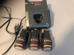 Bosch lader met 3x 10.8 V accu’s, Ophalen of Verzenden, Gebruikt