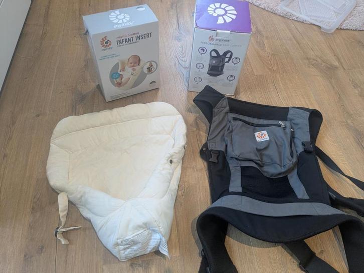 Ergobaby Draagzak + Infant Insert - 0-48 maanden, Kinderen en Baby's, Babydragers en Draagdoeken, Gebruikt, Draagzak, Buik, Rug of Zij