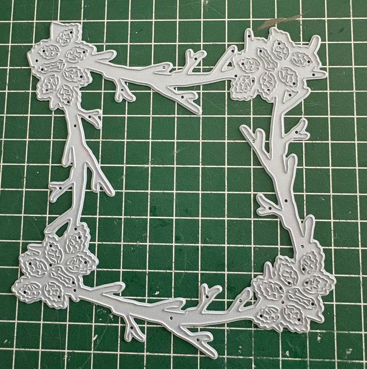 Bloemen Frame Snijmal - Sizzix, Hobby en Vrije tijd, Kaarten | Zelf maken, Zo goed als nieuw, Pons of Mal, Overige thema's, Ophalen of Verzenden