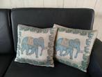 Set sierlijke Aziatische olifanten kussens voor €5, Huis en Inrichting, Ophalen of Verzenden, Zo goed als nieuw, Blauw, Vierkant
