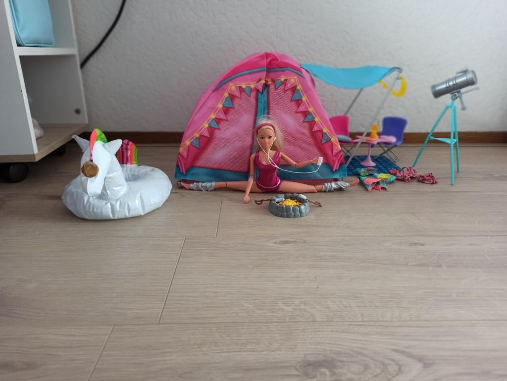 Barbie Kampeer Set met oa Tent, Haardvuur & Telescoop, Ophalen of Verzenden, Gebruikt, Barbie