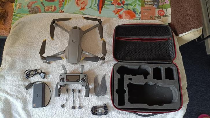 DJI Mavic 2 Zoom met 1 accu, Audio, Tv en Foto, Drones, Zo goed als nieuw, Drone met camera, Ophalen