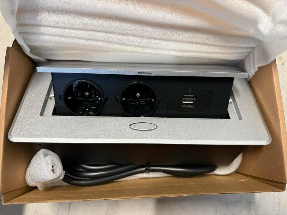 Thebo Inbouw Contactdoos 2x Schuko 2x USB Nieuw, Ophalen of Verzenden, Nieuw, Stopcontact