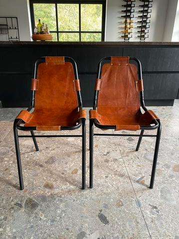 2 Charlotte Perriand Stoelen beschikbaar voor biedingen