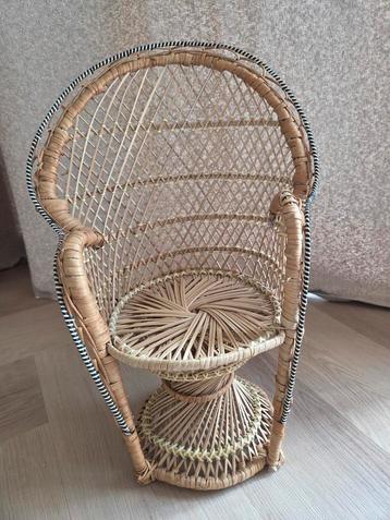 Retro poppenstoeltje rotan riet vintage  beschikbaar voor biedingen