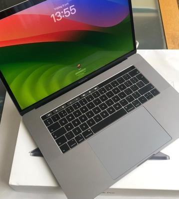 MacBook Pro 15’’ i7 2.6GHz 16GB 512GB +Hub + Office  beschikbaar voor biedingen