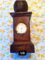 klokje massief hout H 20 cm Br 8 cm D 8 cm., Huis en Inrichting, Ophalen of Verzenden, Zo goed als nieuw, Analoog, Staande klok