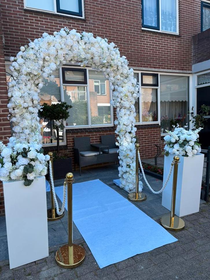 Bloemenboog/ khorja settig, Hobby en Vrije tijd, Feestartikelen | Verhuur, Zo goed als nieuw, Geboorte of Huwelijk, Ophalen of Verzenden