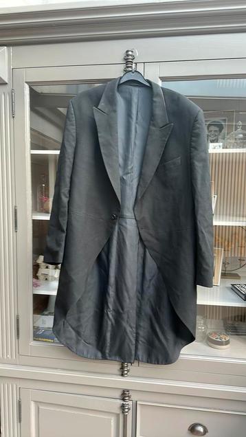 Slipjas en hoed bruidegom Halloween beschikbaar voor biedingen