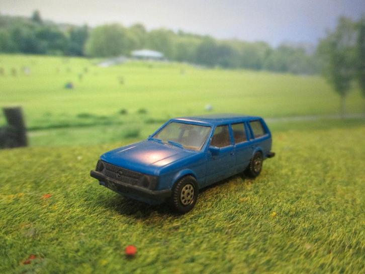 Opel Kadett D Caravan - Herpa Stationcar blauw, Hobby en Vrije tijd, Modelauto's | 1:87, Zo goed als nieuw, Auto, Herpa, Ophalen of Verzenden