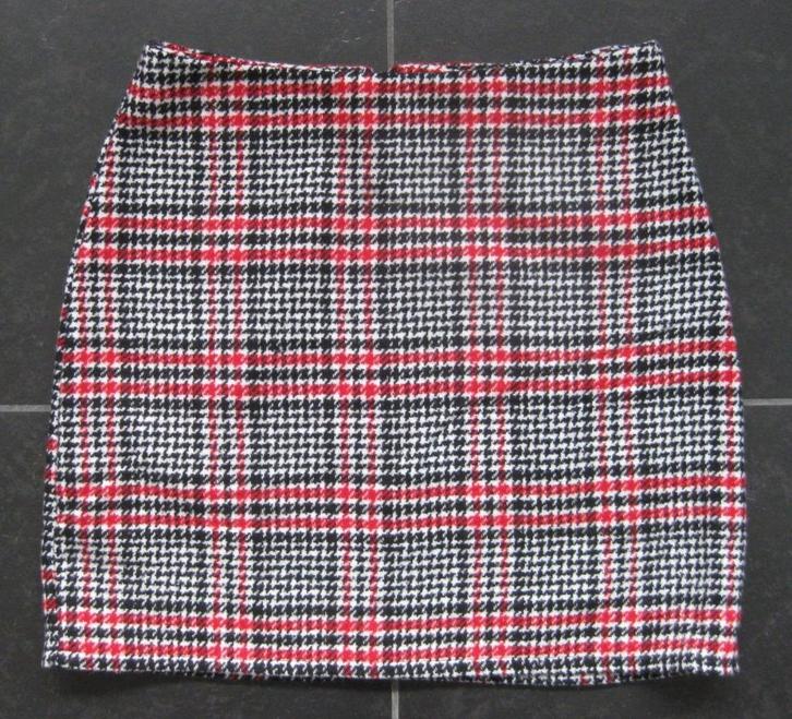 Primark korte rok, ruit rood zwart wit pied de poule, 36, Kleding | Dames, Rokken, Zo goed als nieuw, Maat 36 (S), Overige kleuren
