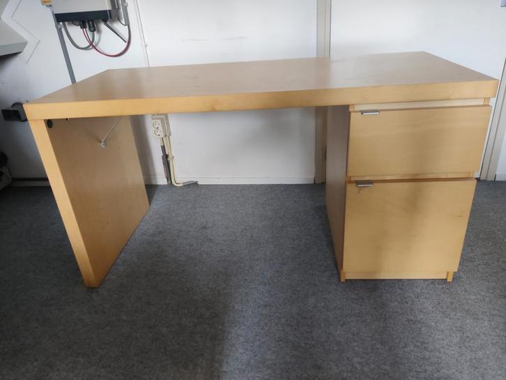 Ikea Malm bureau - lichtbruin, Huis en Inrichting, Bureaus, Gebruikt, Bureau, Ophalen