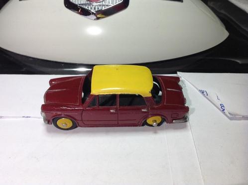 Fiat 1200 Dinky Toys zonder interieur 1:43 zonder doos, Hobby en Vrije tijd, Modelauto's | 1:43, Gebruikt, Auto, Overige merken
