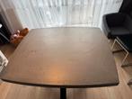 Mooie eet tafel met betonnen blad, Huis en Inrichting, Tafels | Eettafels, Gebruikt, 100 tot 150 cm, Metaal, Vier personen