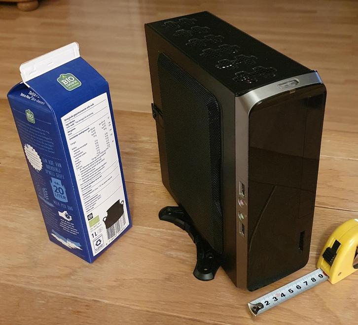 Mini ITX PC 3.3L, Computers en Software, Desktop Pc's, Zo goed als nieuw, 3 tot 4 Ghz, SSD, 8 GB, Ophalen