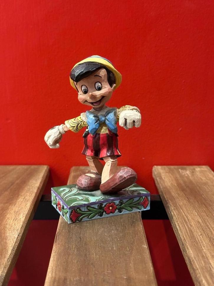 Disney Traditions showcase Jim Shore Pinnokio, Verzamelen, Disney, Zo goed als nieuw, Beeldje of Figuurtje, Peter Pan of Pinokkio