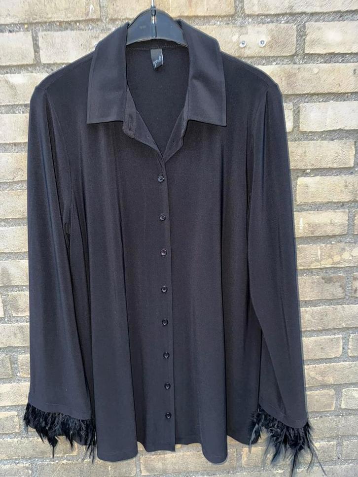 Yoek * heel leuk shirt ( maat 42/44) Opruiming, Kleding | Dames, Blouses en Tunieken, Zo goed als nieuw, Maat 42/44 (L), Zwart