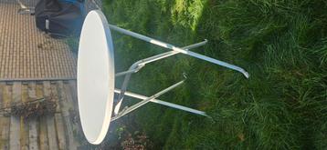 Statafel beschikbaar voor biedingen