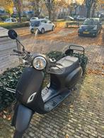 BTC scooter geel kenteken, Fietsen en Brommers, Snorfietsen en Snorscooters, Ophalen of Verzenden, Zo goed als nieuw, Benzine