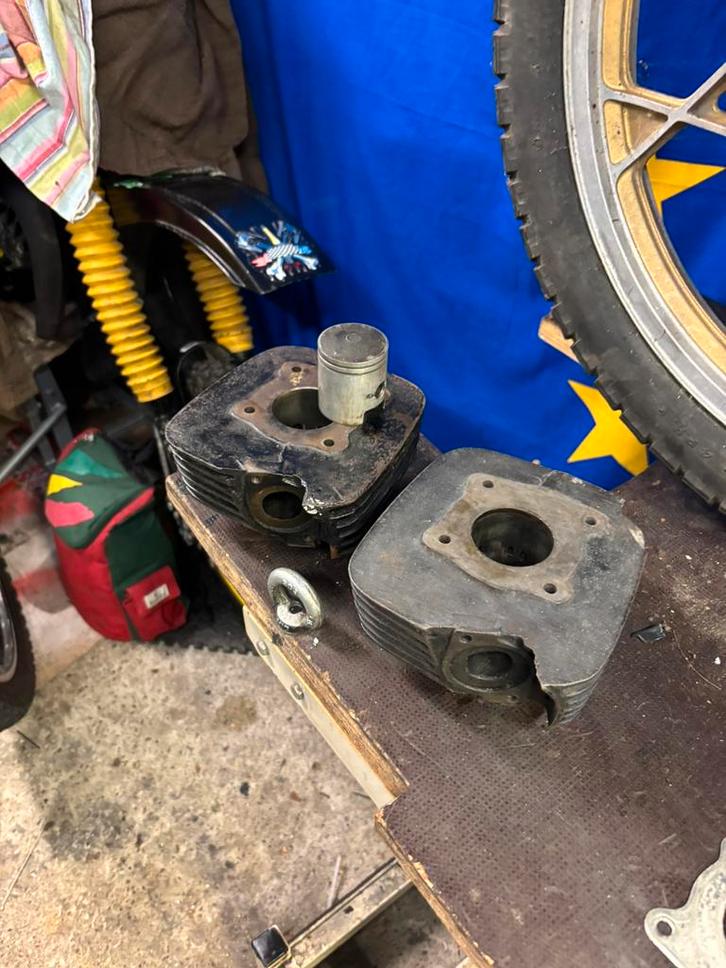Suzuki ts 50 er (ER e21)  50 snel cc cilinders, Fietsen en Brommers, Brommeronderdelen | Oldtimers, Overige merken, Cilinder, Ophalen of Verzenden