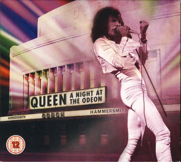 Queen - A Night At The Odeon ( Blu-ray + CD ), Cd's en Dvd's, Cd's | Rock, Zo goed als nieuw, Poprock, Ophalen of Verzenden