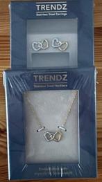 Trendz hartjes goud/zilver kleur oorbellen+ketting Swarovski, Ophalen of Verzenden, Nieuw, Goud, Overige materialen