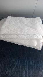 2 Dekbedden 200 x 200 winter en zomer, Huis en Inrichting, Slaapkamer | Beddengoed, Ophalen of Verzenden, Tweepersoons, Wit, Deken of Dekbed