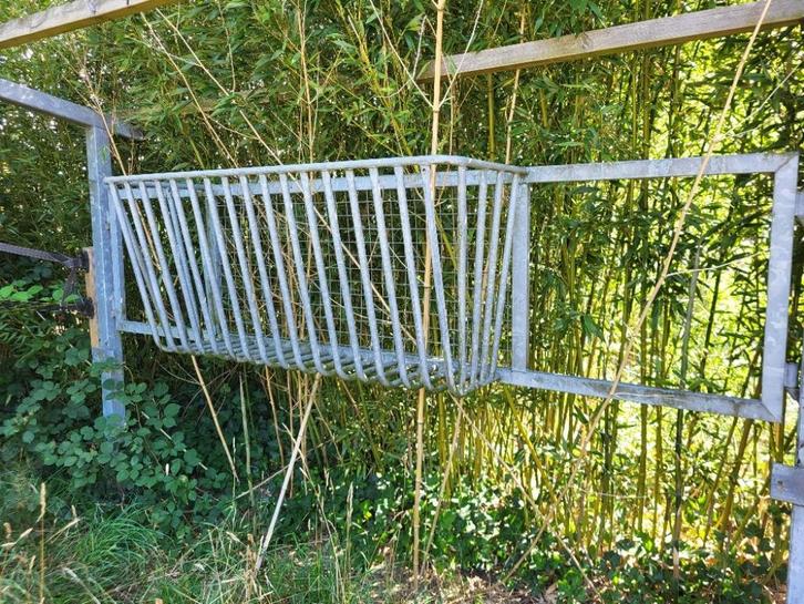 Gegalvaniseerde hooiruif, 292 cm breed (kan met afdak), Dieren en Toebehoren, Paarden en Pony's | Overige Paardenspullen, Gebruikt