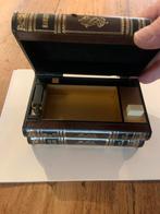 Vintage sigaretten bewaardoos incl. Aansteker, Verzamelen, Rookartikelen, Aanstekers en Luciferdoosjes, Ophalen of Verzenden, Zo goed als nieuw