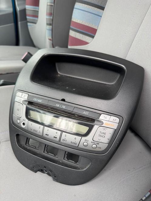 Originele radio/cd speler Peugeot 107/Toyota Aygo/Citroën C1, Auto diversen, Autoradio's, Zo goed als nieuw, Ophalen of Verzenden