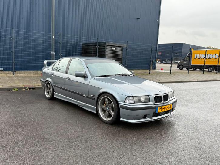BMW 325 240pk inruilen voor 4x4, Auto's, BMW, Particulier, Benzine, Sedan, Handgeschakeld, Origineel Nederlands, Zilver of Grijs