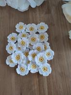 24  gehaakte bloemen – madeliefjes van katoen 3,5 cm, Ophalen of Verzenden, Nieuw, Haken, Overige typen