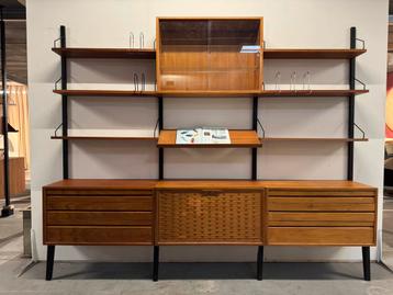 Poul Cadovius by Royal System vintage modulair wandsysteem beschikbaar voor biedingen