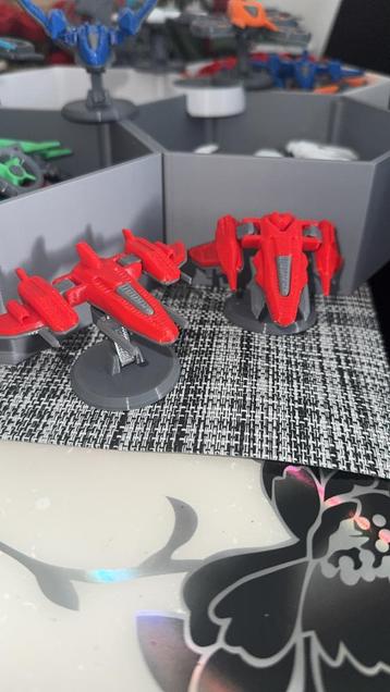 Starship & Drone Fighters - Wargaming Miniaturen beschikbaar voor biedingen