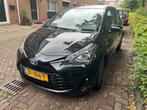 Toyota Yaris 1.5 Full Hybrid 100pk 5D Aut 2019 Zwart,Dealer., Auto's, 4 cilinders, Zwart, Origineel Nederlands, Grijs