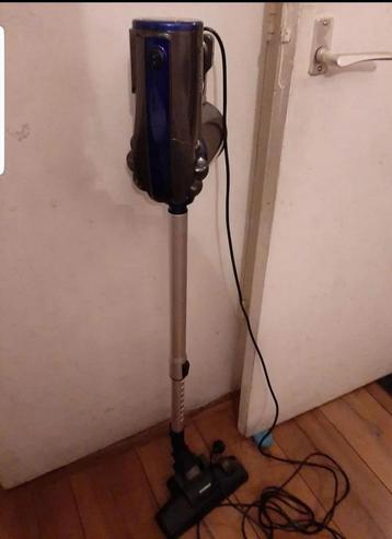 Te koop,Hayundi merk steelstofzuiger.  beschikbaar voor biedingen
