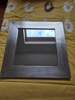 Zilverkleurige spiegel met houten rand - 50x50 cm, Vierkant, Ophalen of Verzenden, Zo goed als nieuw, Minder dan 100 cm