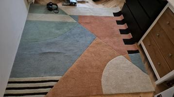 Modern geometrisch vloerkleed beschikbaar voor biedingen