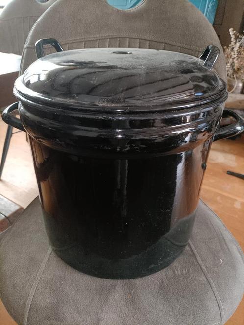 Grote weckketel zwart van kleur, Huis en Inrichting, Keuken | Potten en Pannen, Zo goed als nieuw, Ophalen of Verzenden