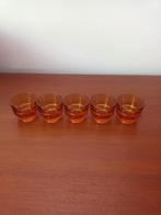 5x Amberkleurig eierdopje of borrelglas, Antiek en Kunst, Ophalen of Verzenden