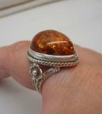 zilveren ring met amber steen, Sieraden, Tassen en Uiterlijk, Antieke sieraden, Ophalen of Verzenden, Zilver, Ring, Met edelsteen