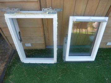 Net Velux kunststof dakraam / GGU CK02 0070 ( 55 x 78 ). beschikbaar voor biedingen