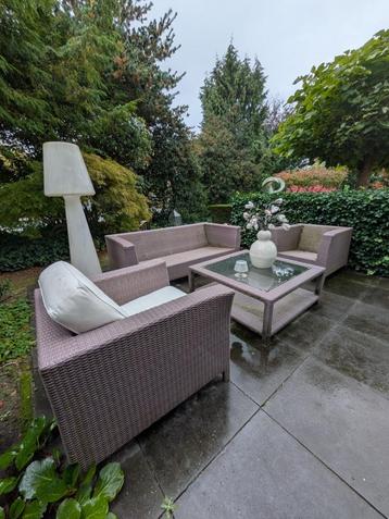 buiten meubel beschikbaar voor biedingen