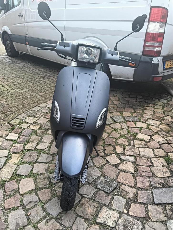 Senzo Rivaluxe scooter, Fietsen en Brommers, Brommeronderdelen | Scooters, Gebruikt, Overige merken, Overige typen, Ophalen