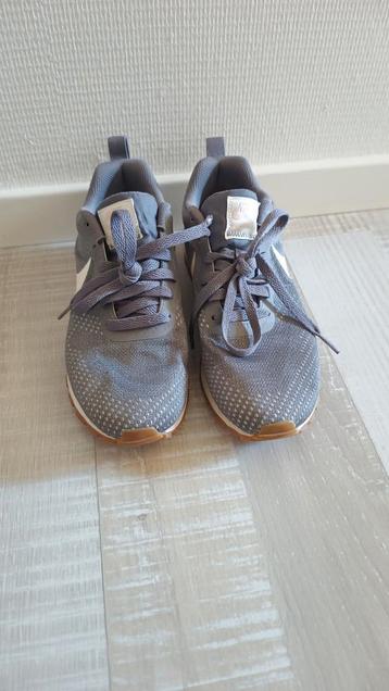 Nike MD runner 2, maat 37.5 beschikbaar voor biedingen