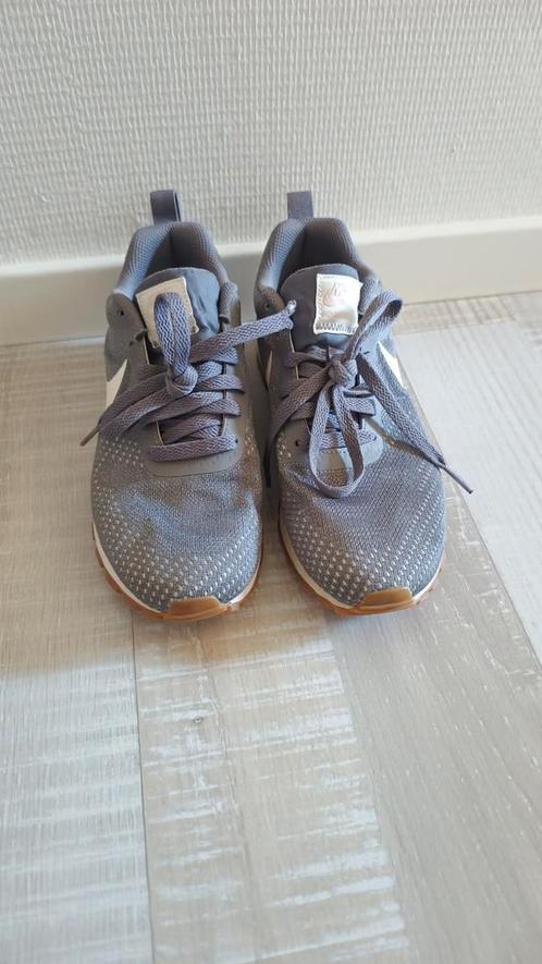 Nike MD runner 2, maat 37.5, Kleding | Dames, Schoenen, Gedragen, Sneakers of Gympen, Grijs, Ophalen of Verzenden