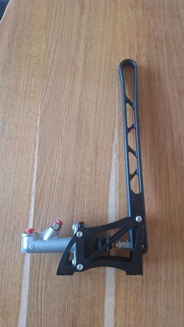 NP Parts reverse hydro handrem + Wilwood master cylinder beschikbaar voor biedingen