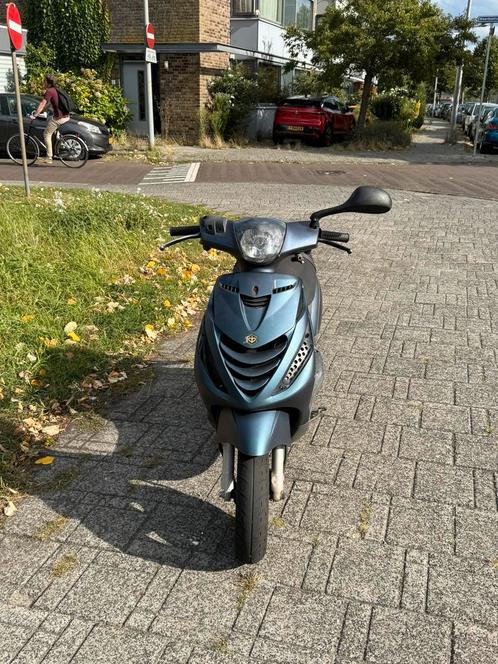 Custom zip IGET 2019 10k gelopen!, Fietsen en Brommers, Scooters | Piaggio, Zo goed als nieuw, Zip, Maximaal 25 km/u, Benzine