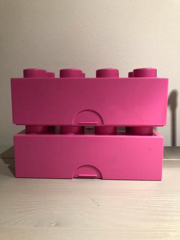 Lego roze kleine opbergers/ broodtrommels. Koopje €6 beschikbaar voor biedingen