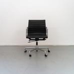 3 x Vitra Eames EA 117 bureaustoel Zwart  Leer - Alu, Huis en Inrichting, Niet ingevuld, Overige kleuren, Niet ingevuld, Zo goed als nieuw